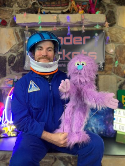 This Salinas kindergarten teacher is getting creative with social media platforms